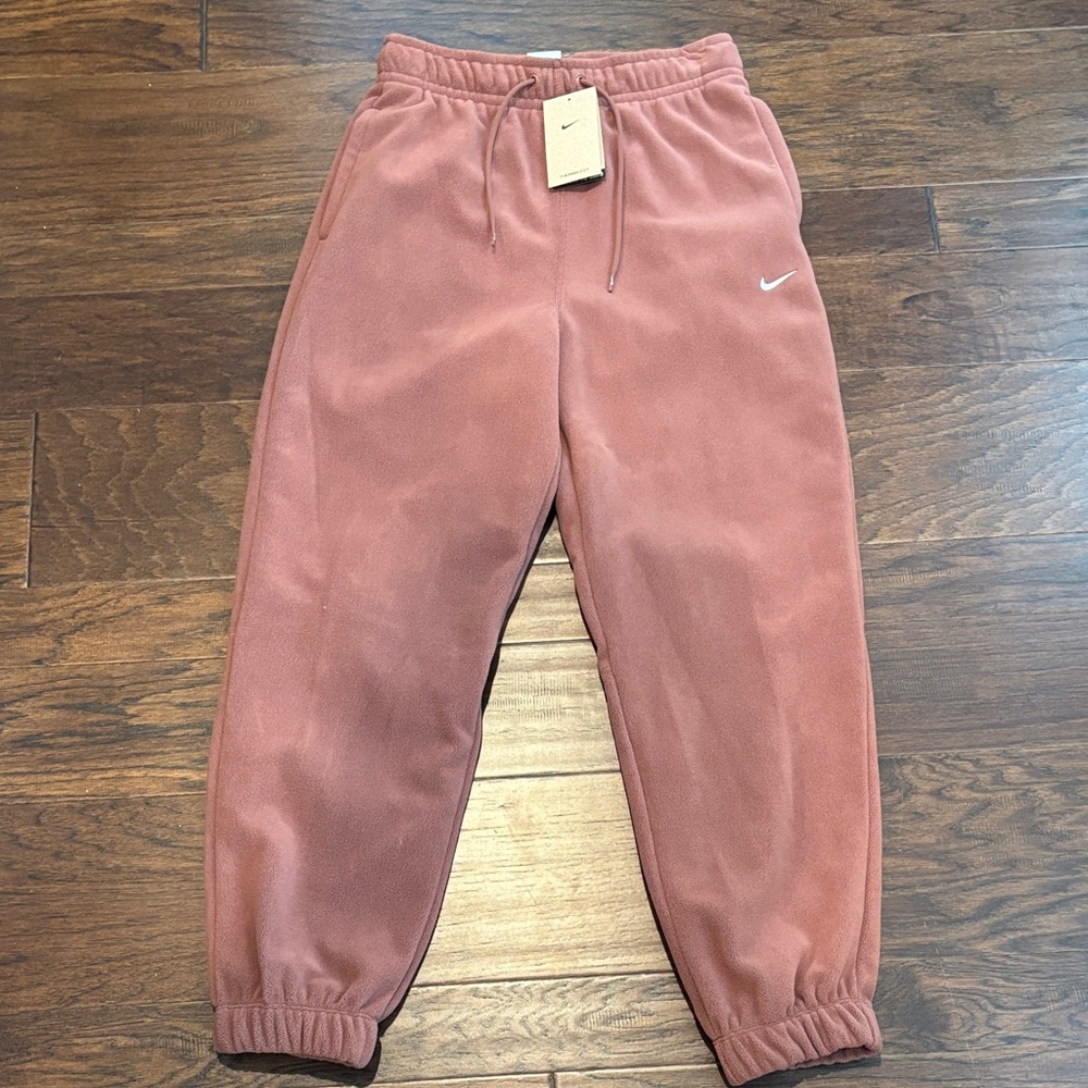 Nike Therma-Fit fleece pants NWT
SIZE SMALL